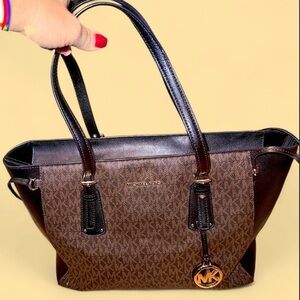 ✨ MICHAEL Michael Kors Voyager Logo Tote – Brown & Black ✨